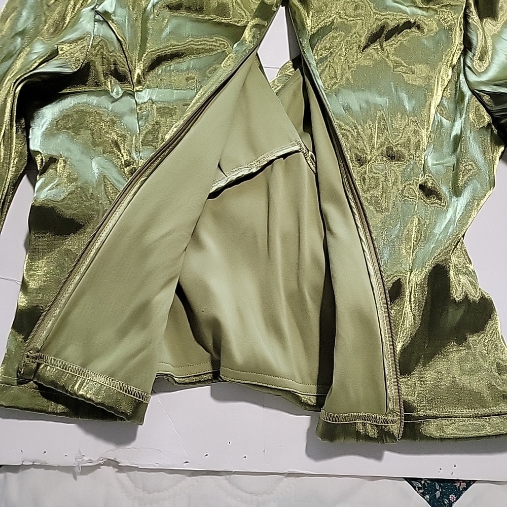 Cachet Olive Green Women's Top - Picture 11 of 11